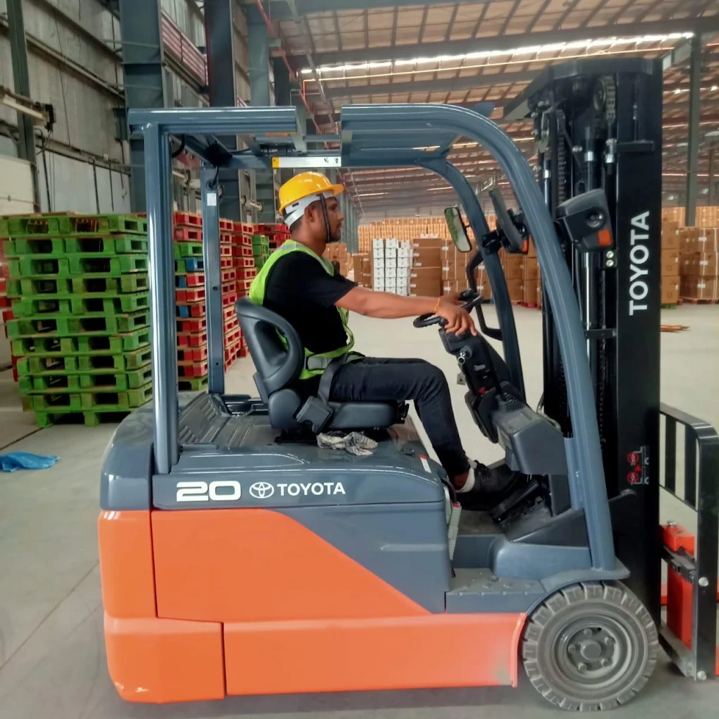 Electric forklift rental services eco-friendly